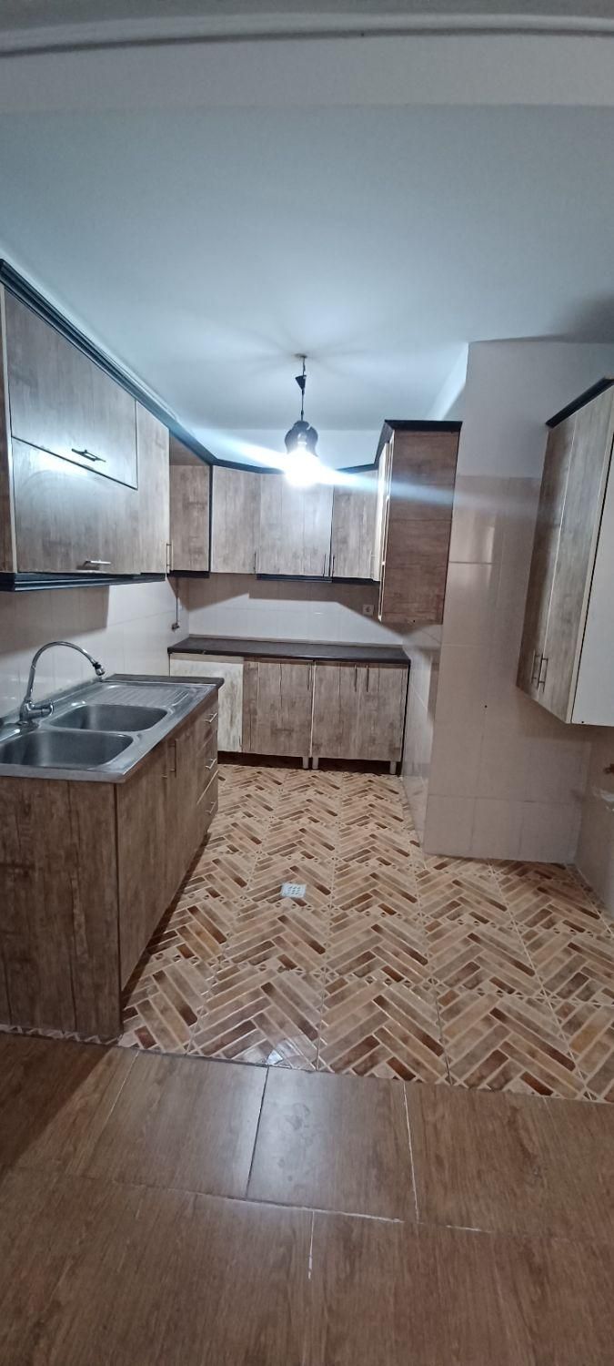 ۸۵ متری / فول قشنگ / روبروی مترو