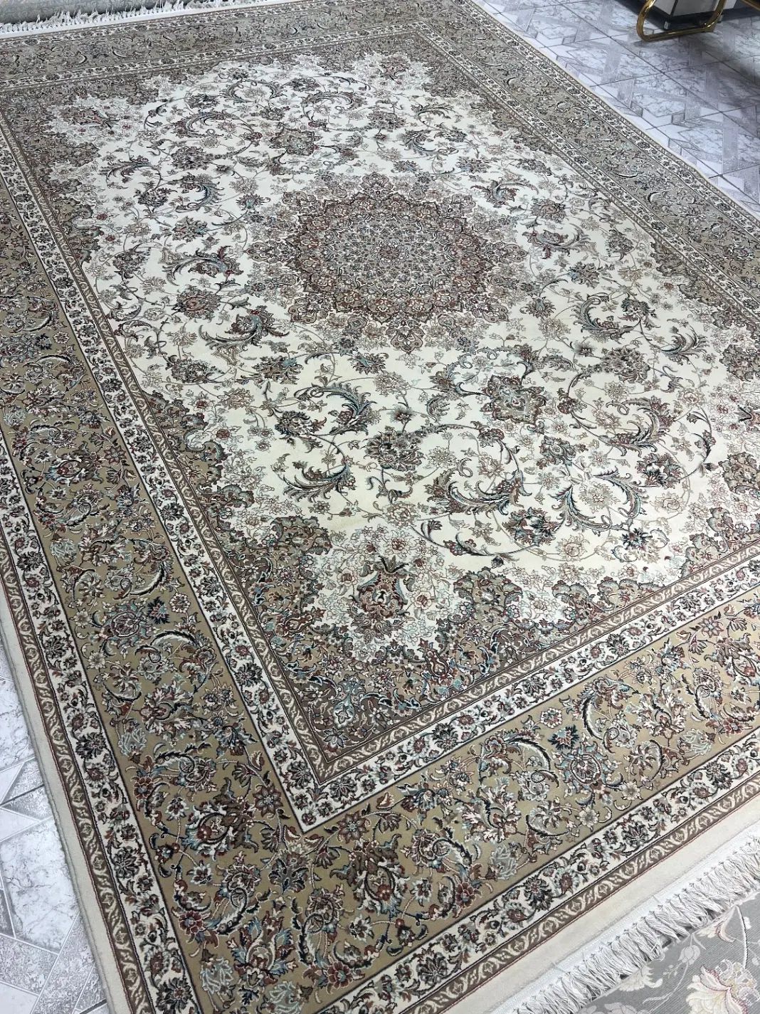 فرش ۷۰۰ شانه