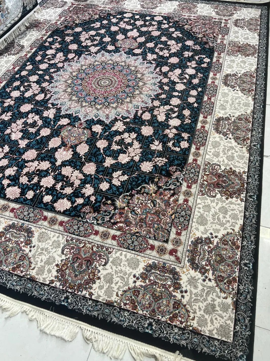 فرش ۱۲ متری سرمه ای