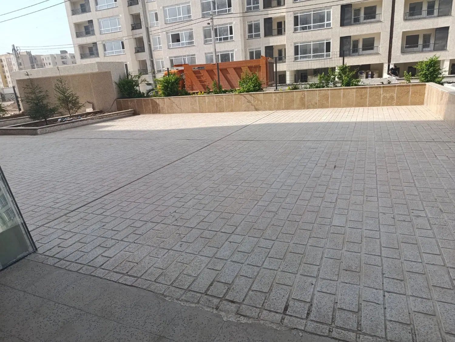 استاد کار موزاییک وکارگرساده ساختمانی