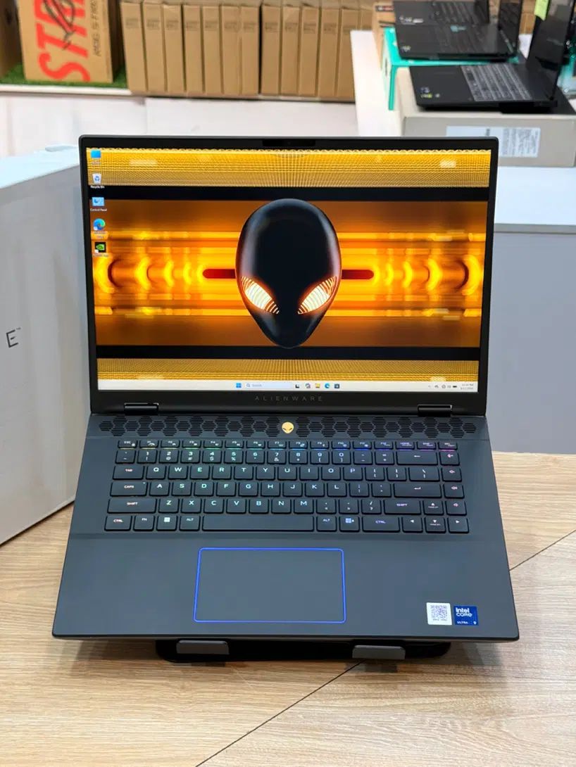 لپ تاپ ALIENWARE M16