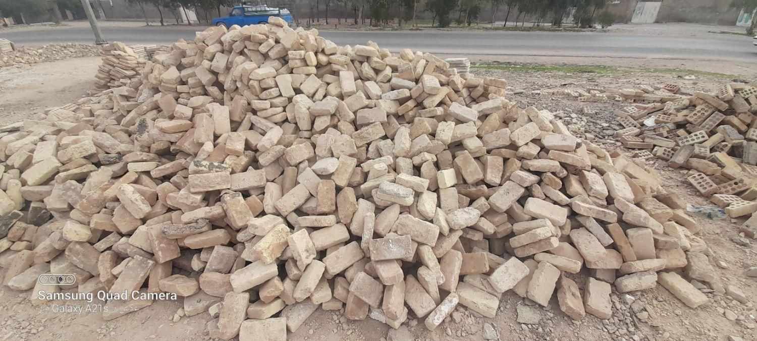 فروش آجرزبره و سفال وانواع موزائیک با ابعاد مختلف