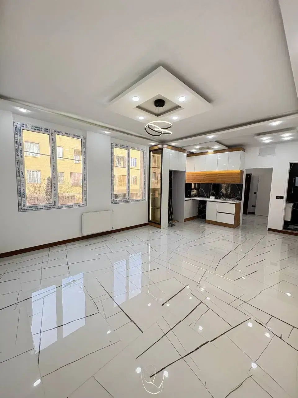 معمار و کارشناس ملک