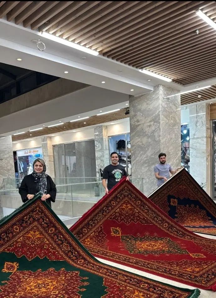 فرش سرخ در سه رنگ جدید ۷۰۰شونه اصل کویر