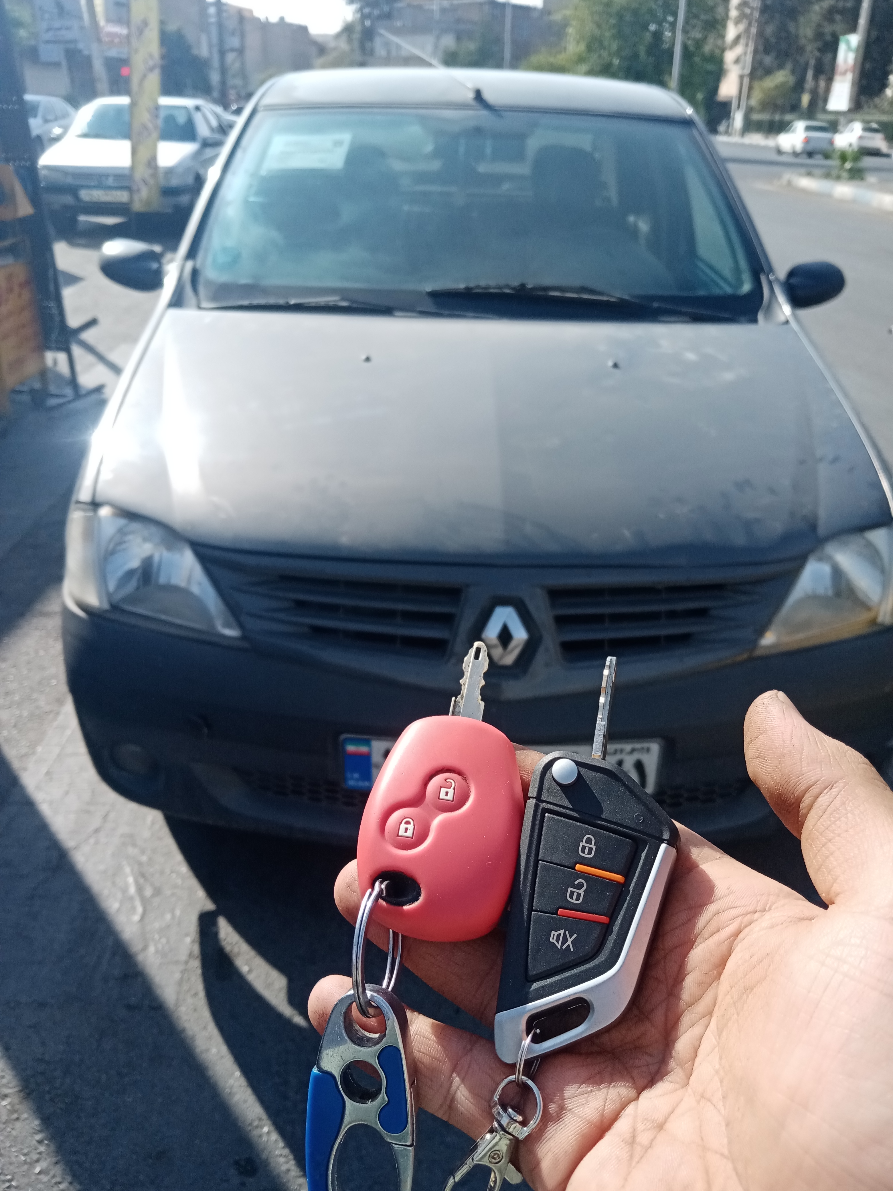 ساخت سوئیچ یدک کددار برای خودرو l90 مدل1389 در پاکدشت