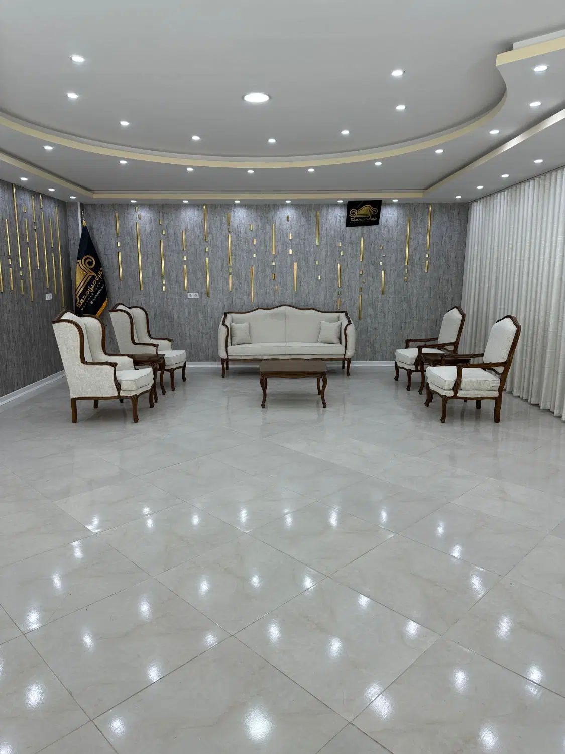 مبل کویین فرانسوی ترکیبی در ایلام