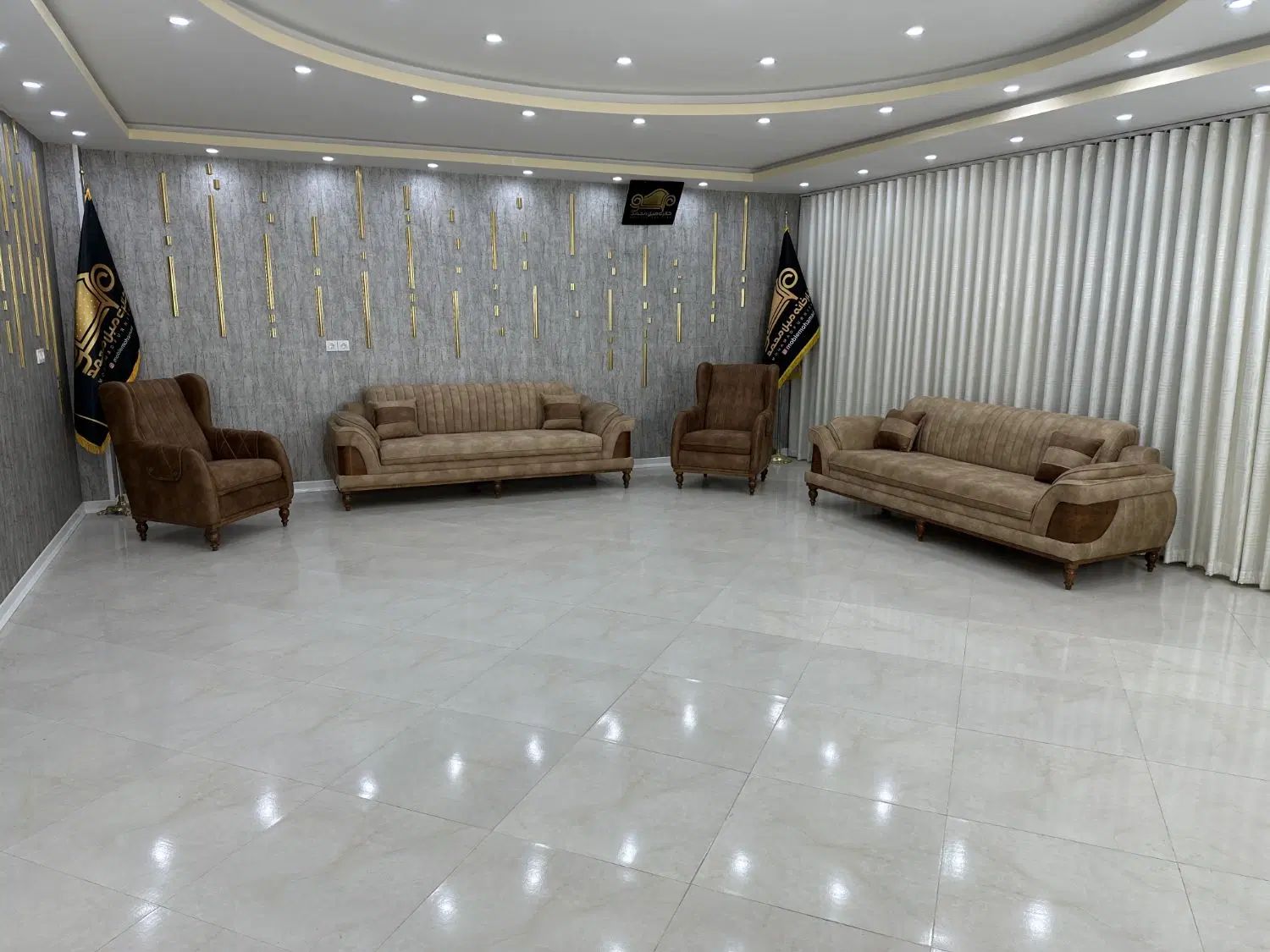 مبل آرادشیاری چوبی در ایلام