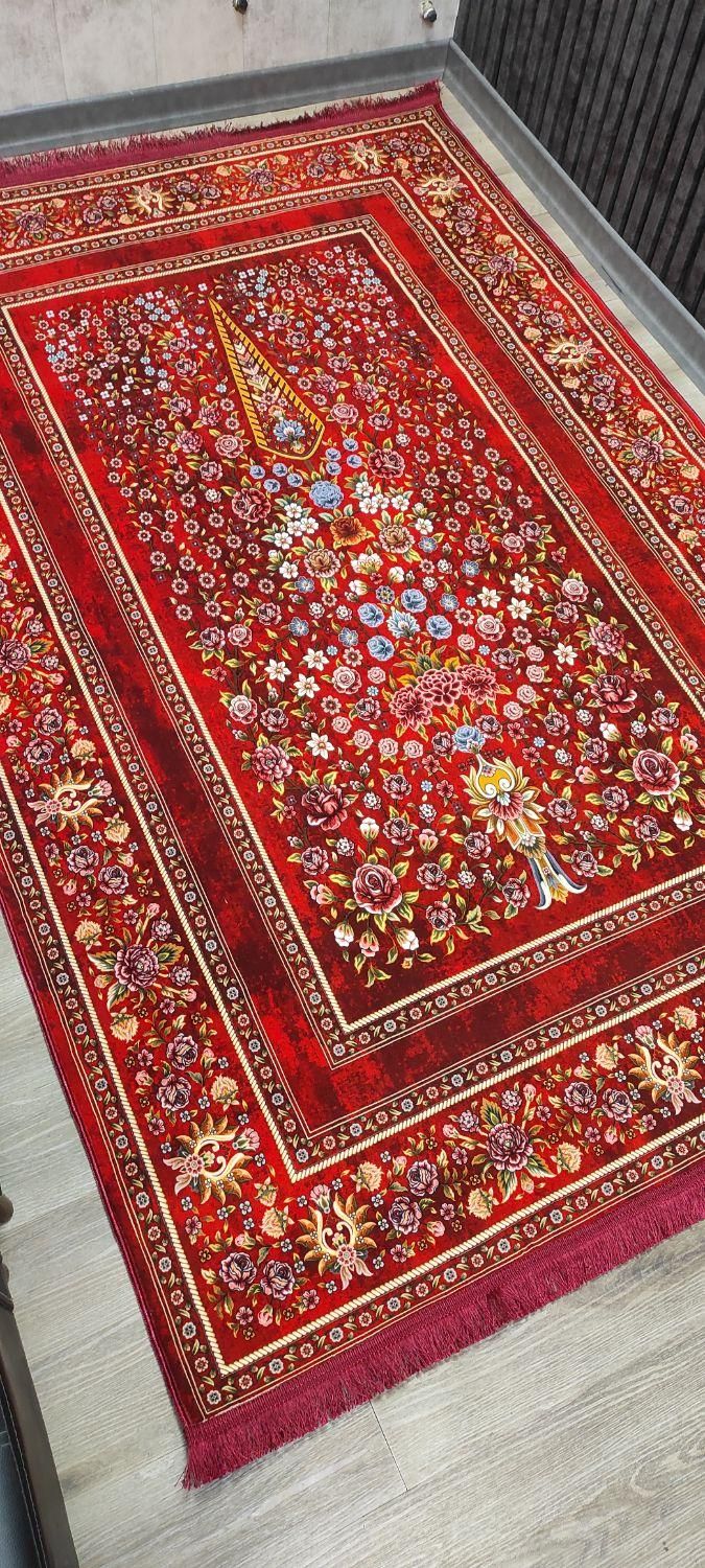 فرش ابریشمی طرح دستباف قم باغ گل قرمز در تهران