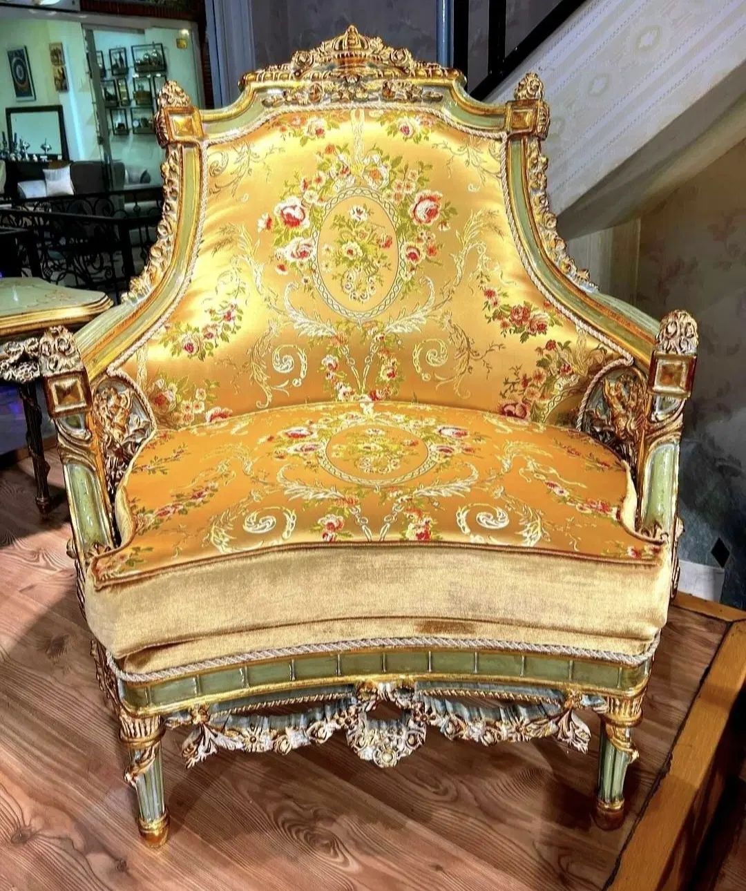 مبلمان کلاسیک وسلطنتی مدل مصری الفرادو