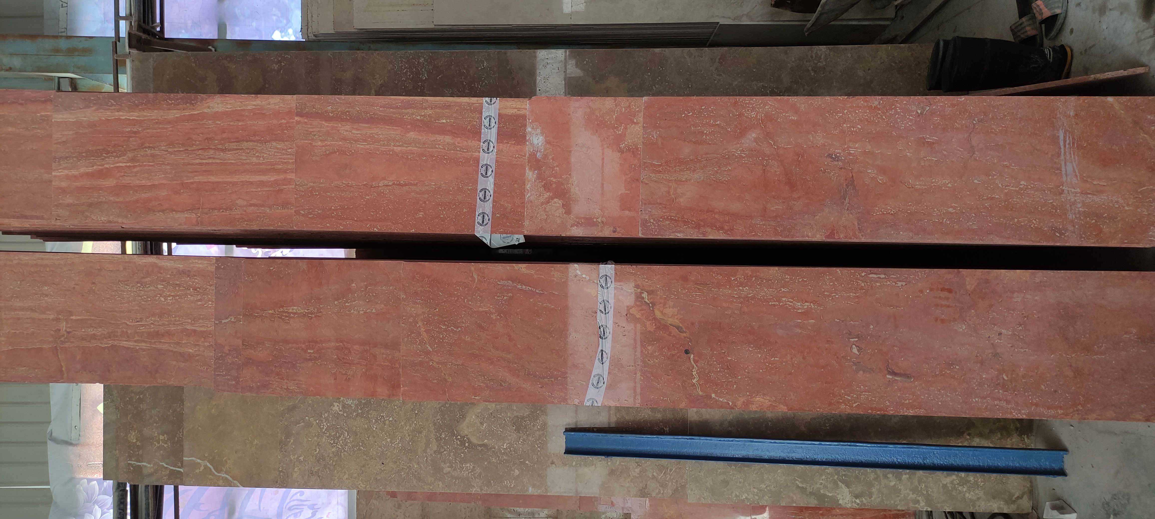 تراورتن قرمز آذرشهر
