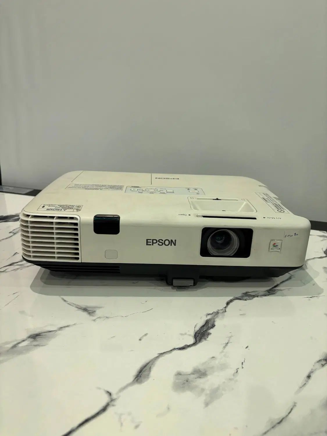 فروش و پخش ویدئو پروژکتور Epson مدل powerlite 1960 در مشهد