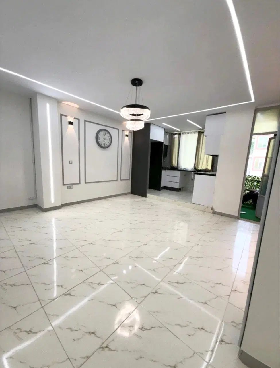 مشاور املاک نیکا علیزاده