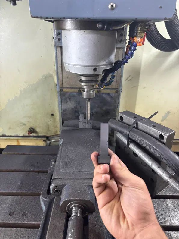 ماشین کاری و خدمات فرز CNC