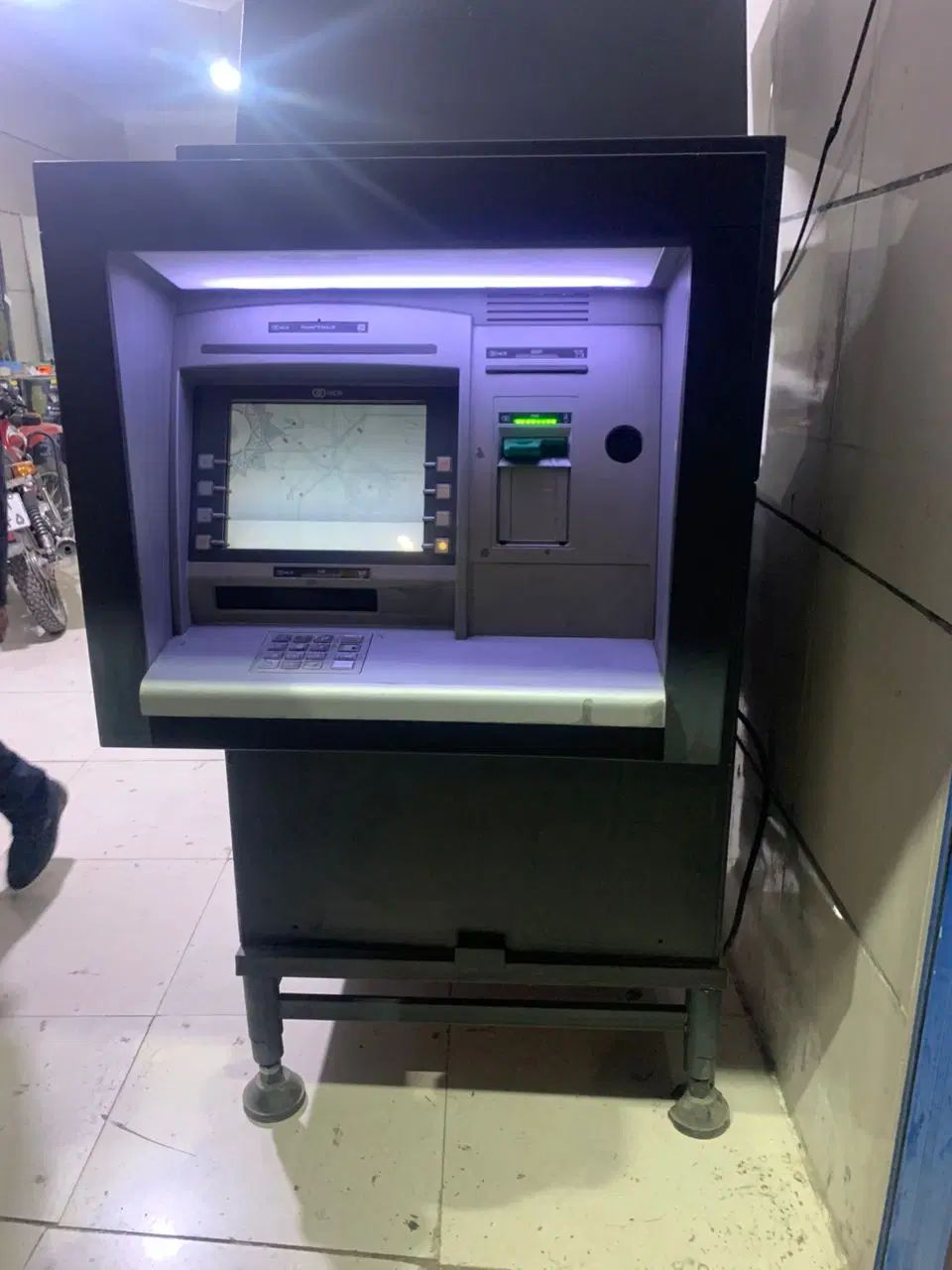 فروش دستگاه عابر بانک ATM/کشلس دیواری در ملایر