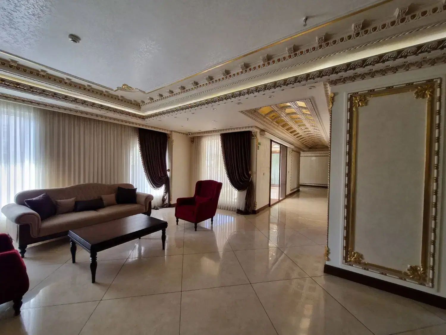 هلدینگ آکاش