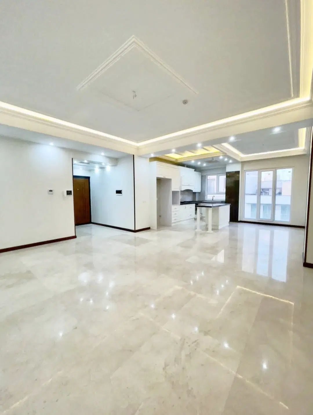 ۹۵ متر ۲خ سنددار اقساطی تاپ لوکیشن دریاچه چیتگر در تهران