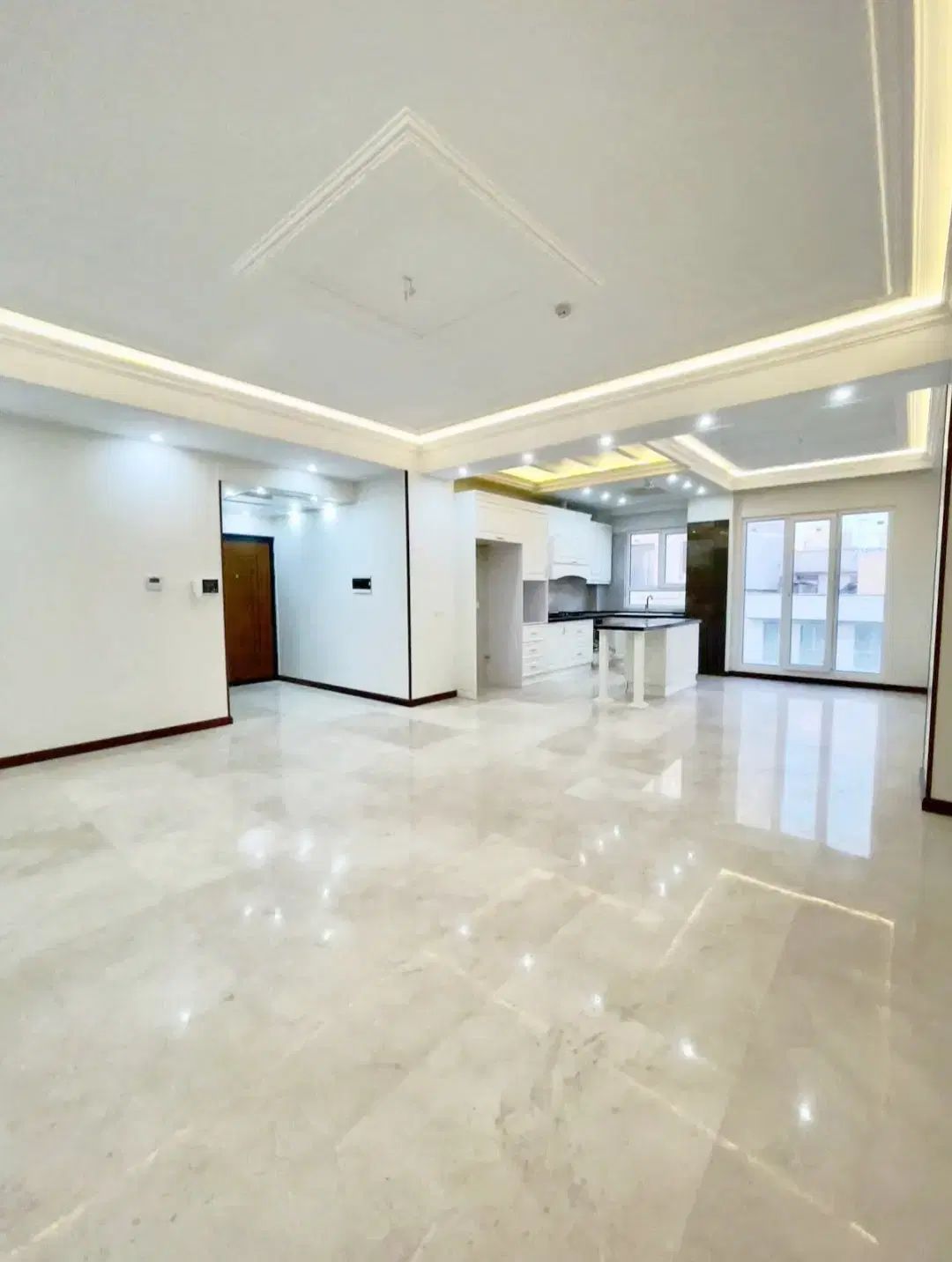 ۹۵ متر ۲خ سنددار اقساطی تاپ لوکیشن دریاچه چیتگر