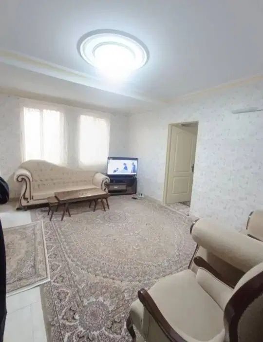 کارشناس فروش نیوشا برهان