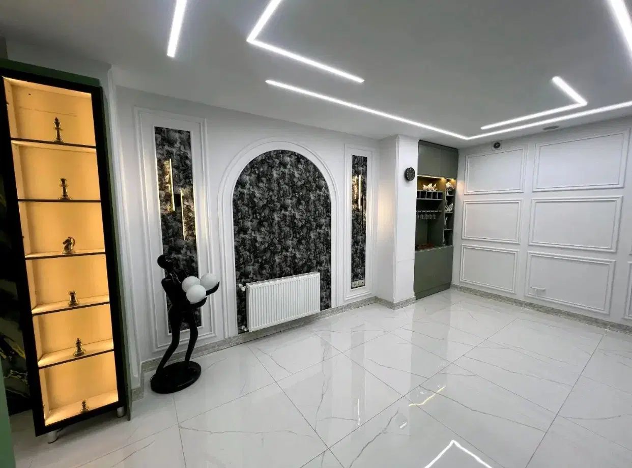 خانم اسدی کارشناس املاک بین الملل