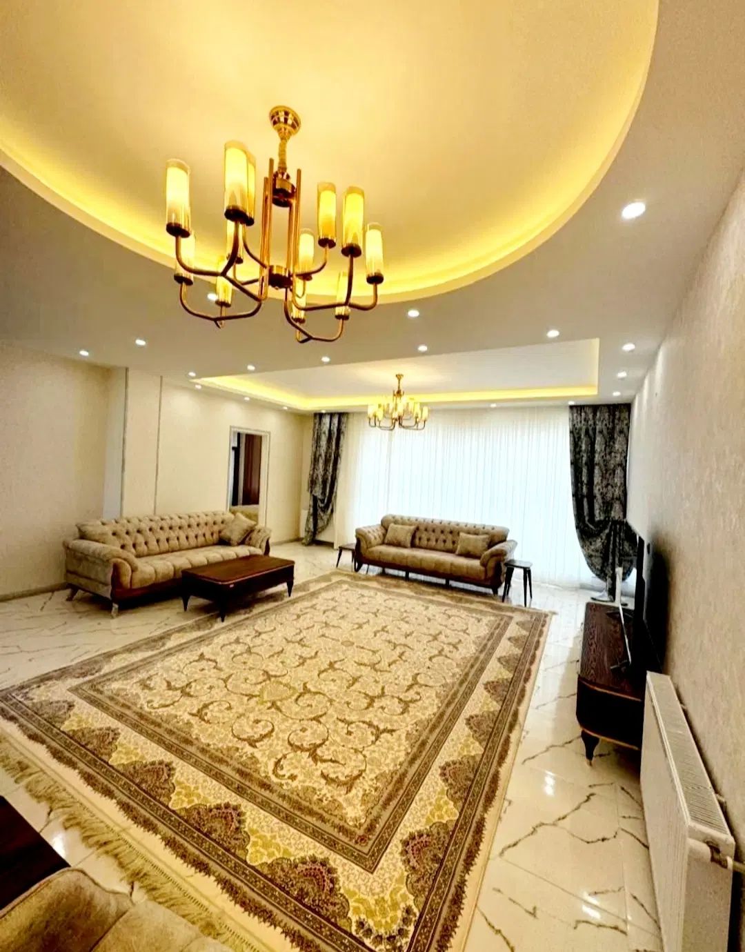 مریم ادیب کارشناس ملک