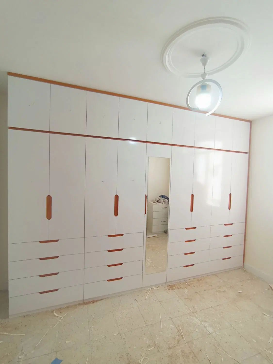 طراحی و ساخت انواع کمد دیواری