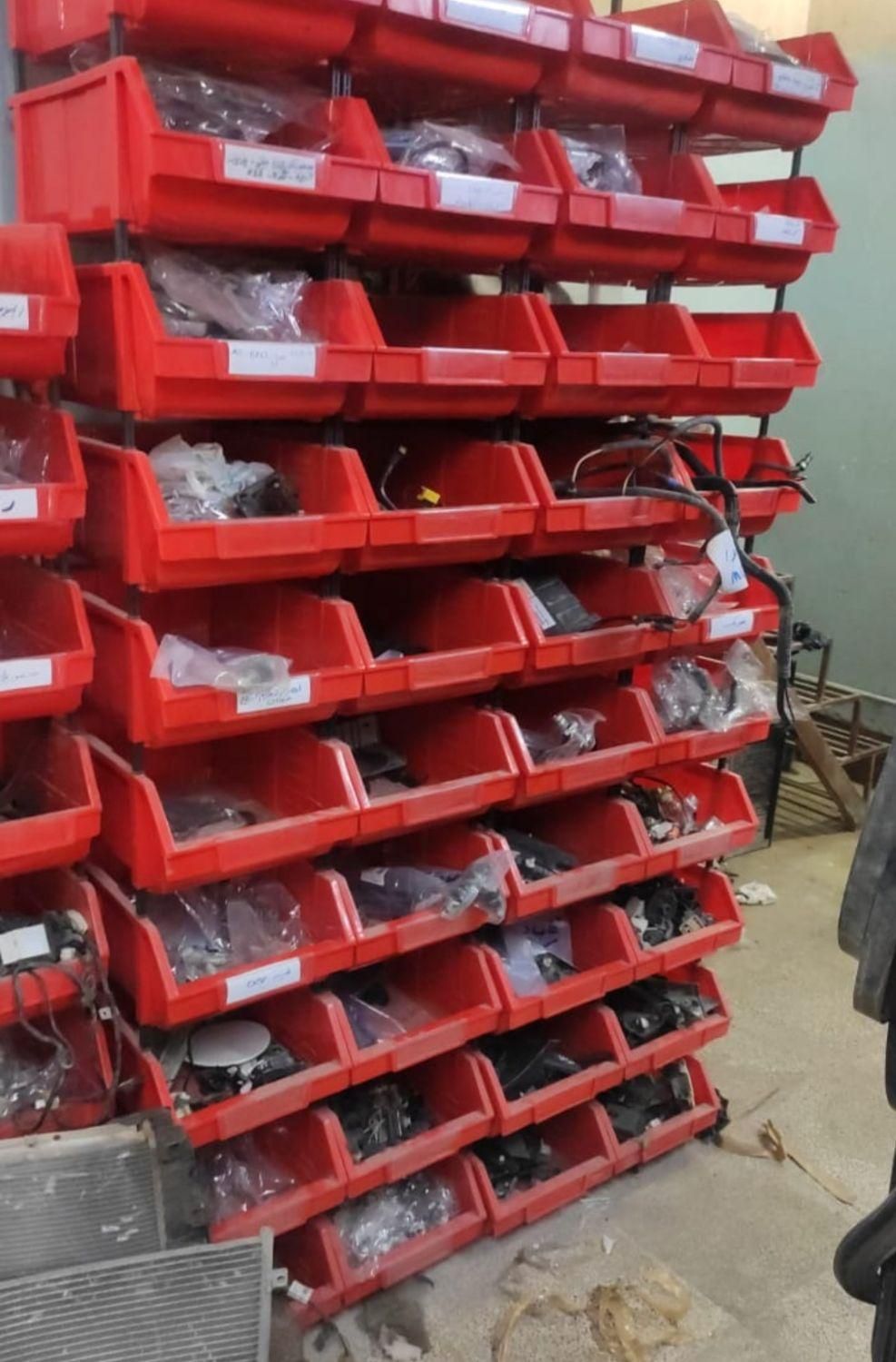 محکم وبغل چفتشو پالت پلاستیکی modularوقفسهفلزی
