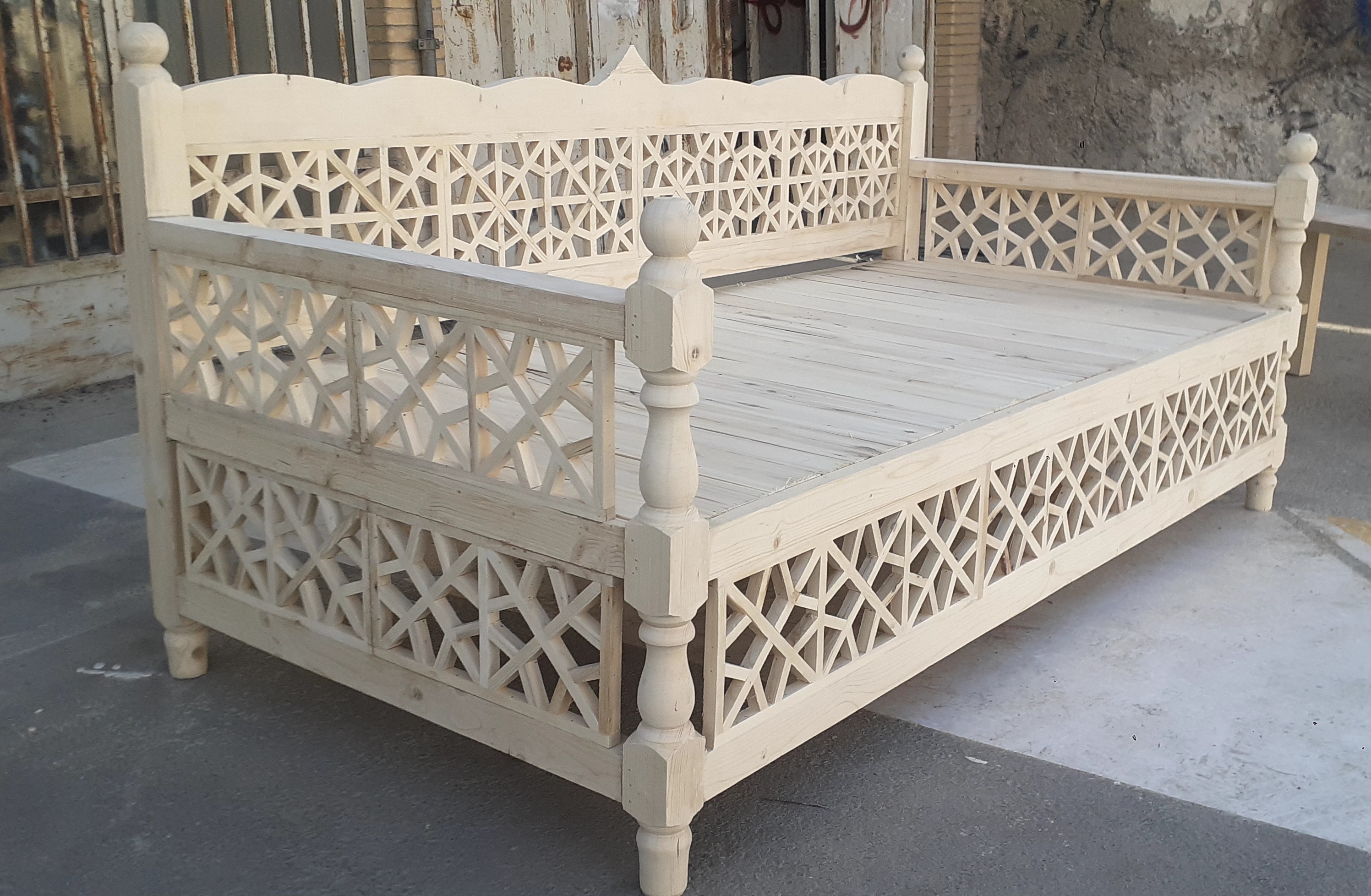 مبلمان چوبی