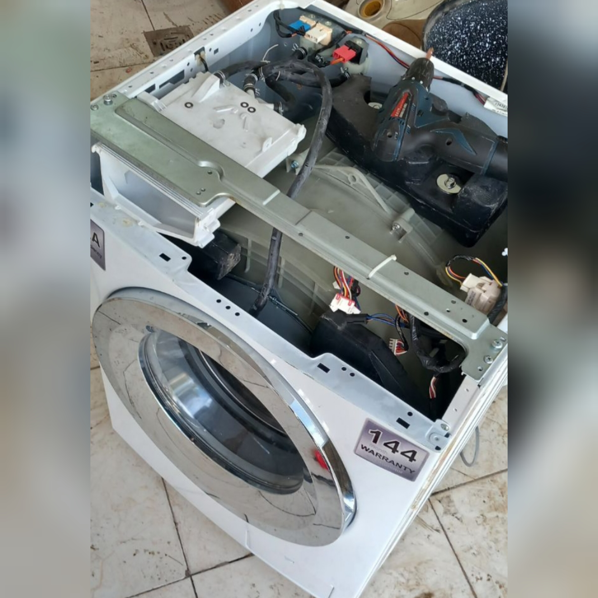 نصب و تعمیرات تخصصی لباسشویی