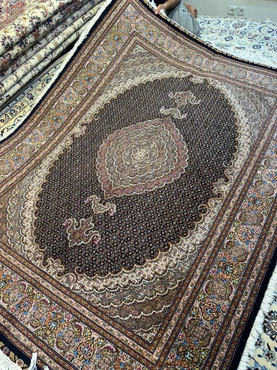 فرش دستباف سه متری نقشه ماهی تبریز
