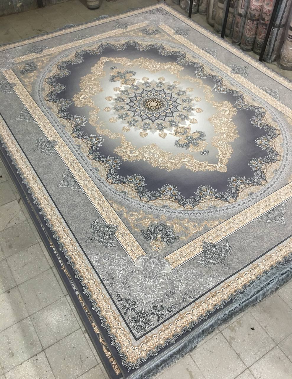 کارن نقره ای