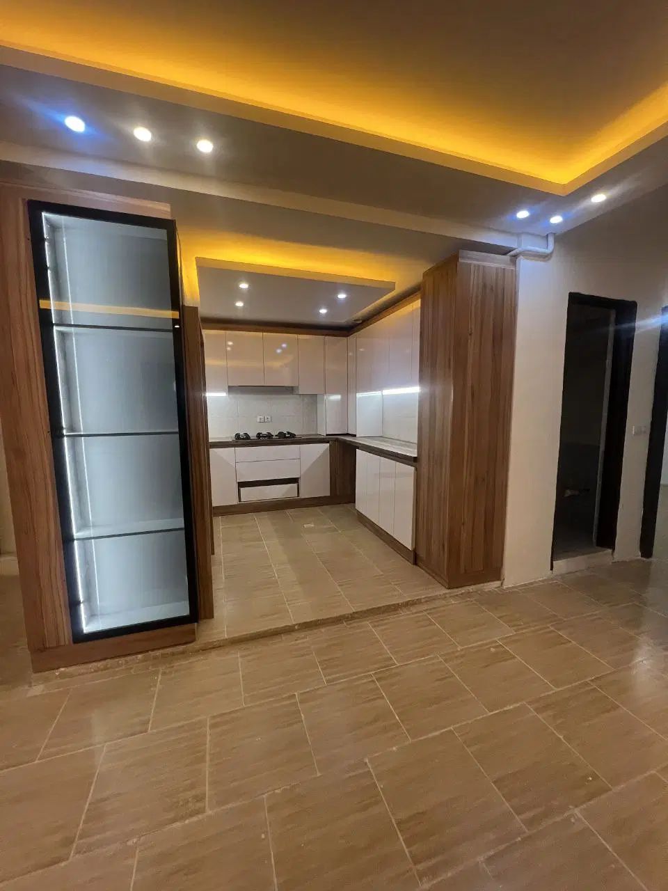 واحد نماسنگ درجه ۱ فول + آسانسور پارکینگ سندی در هشتگرد