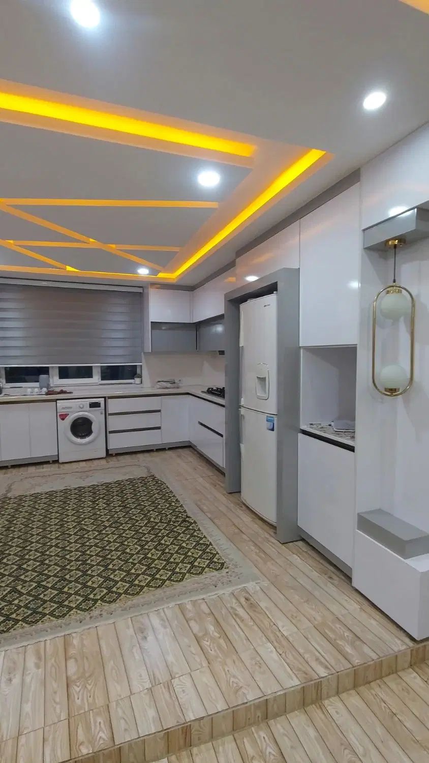 دوشان شاروقی خیابان اصلی در سنندج