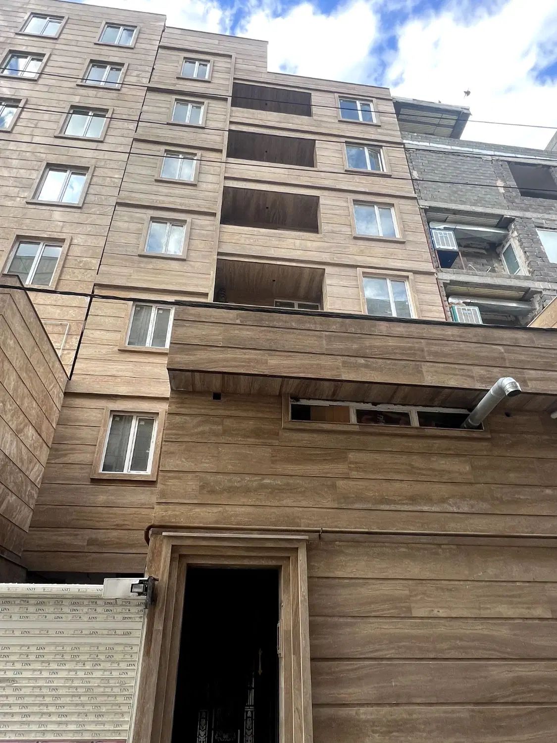 دوشان دوخوابه شهرک شاروقی زیر قیمت در سنندج