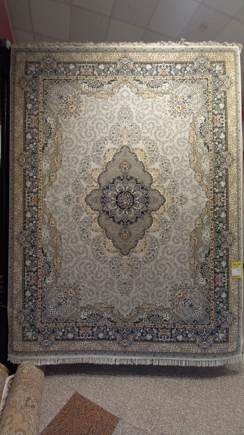 فرش۷۰۰ نقره ای آرتان(سرای فرشمحمدی)