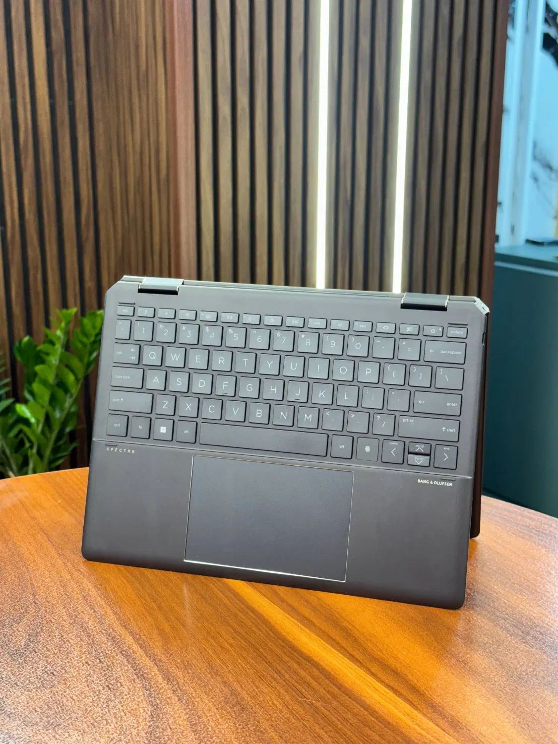 لپتاپ خاص و جذاب و شیک تاچ و لمسی hp Spectre