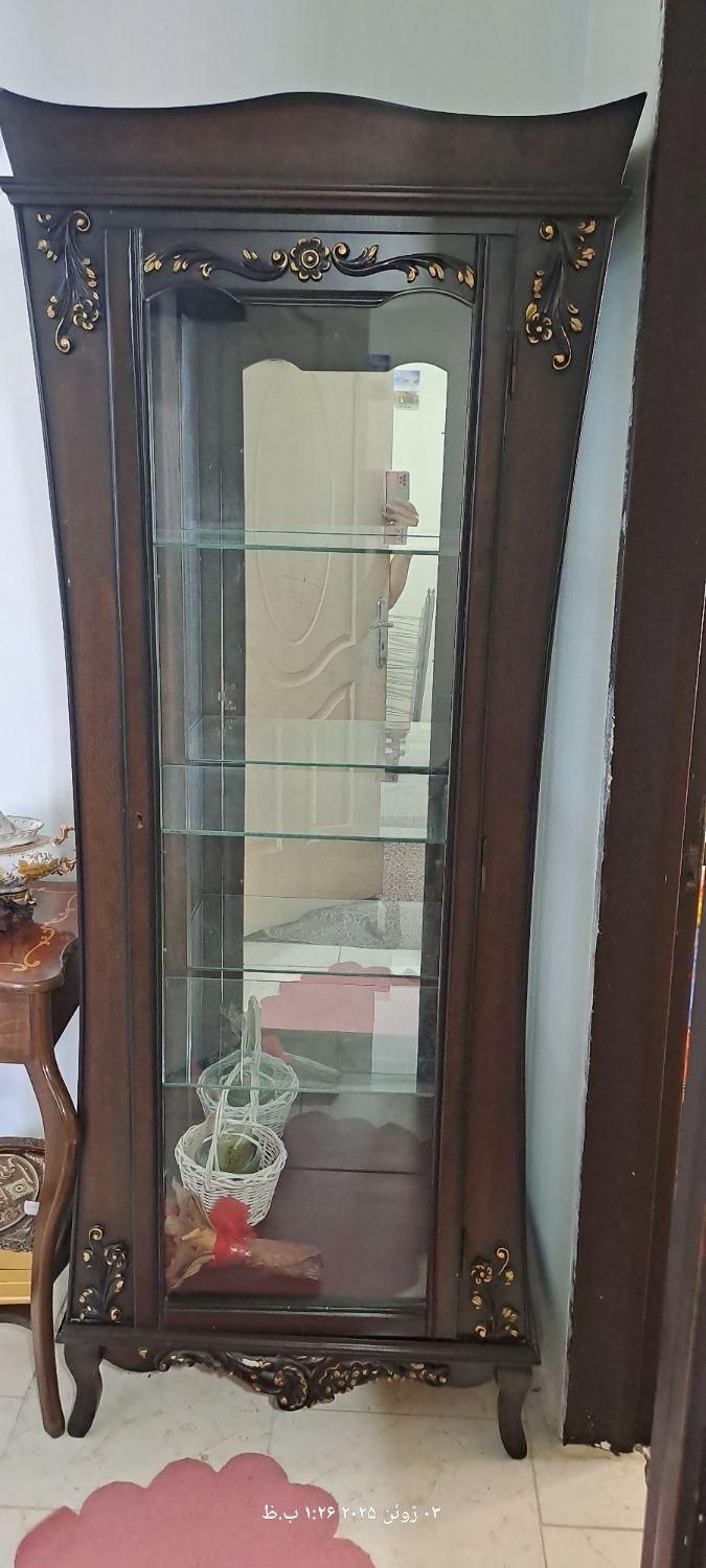 ویترین چوبی