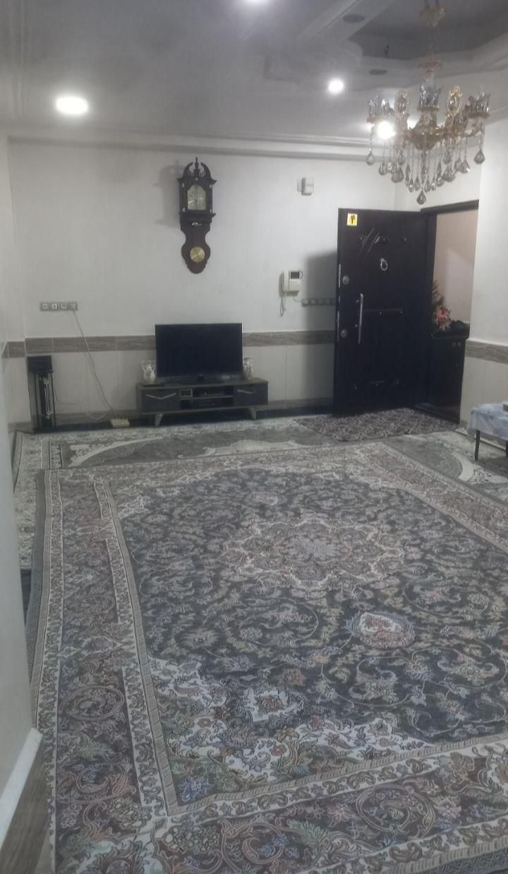 مشاور املاک حمید