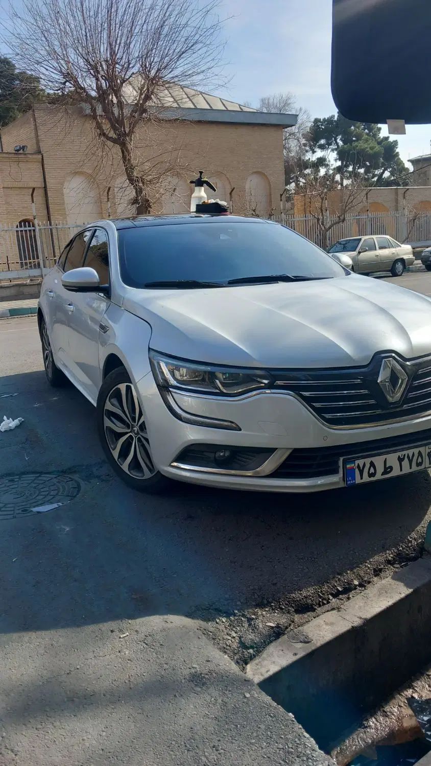 شیشه دودی