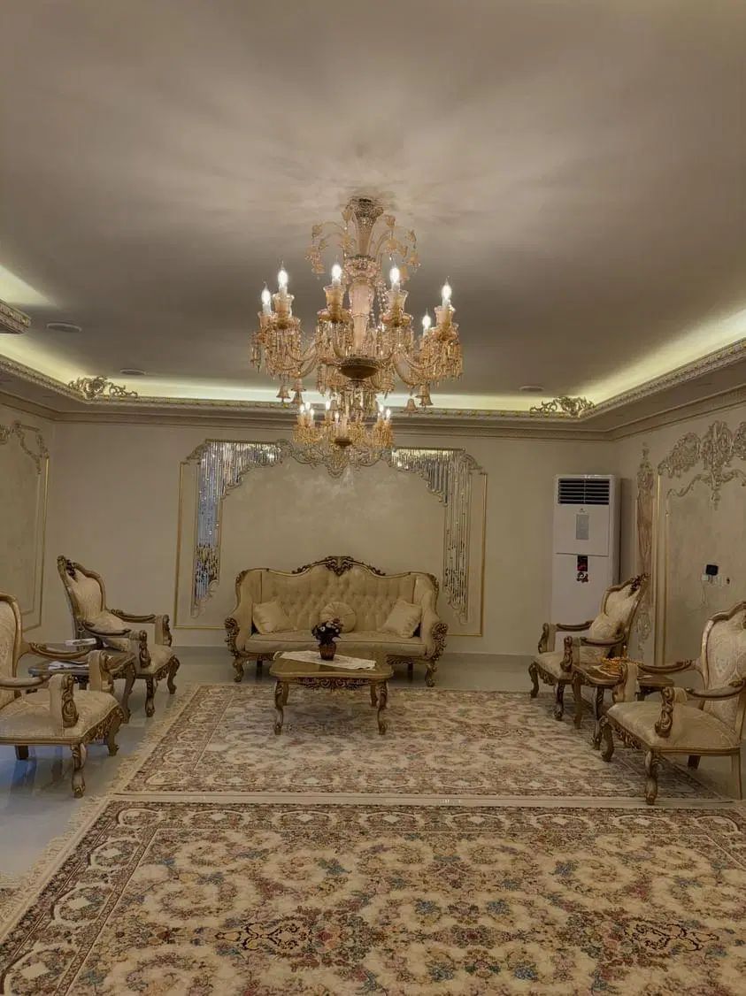 لوستر باکارات عسلی و سفید