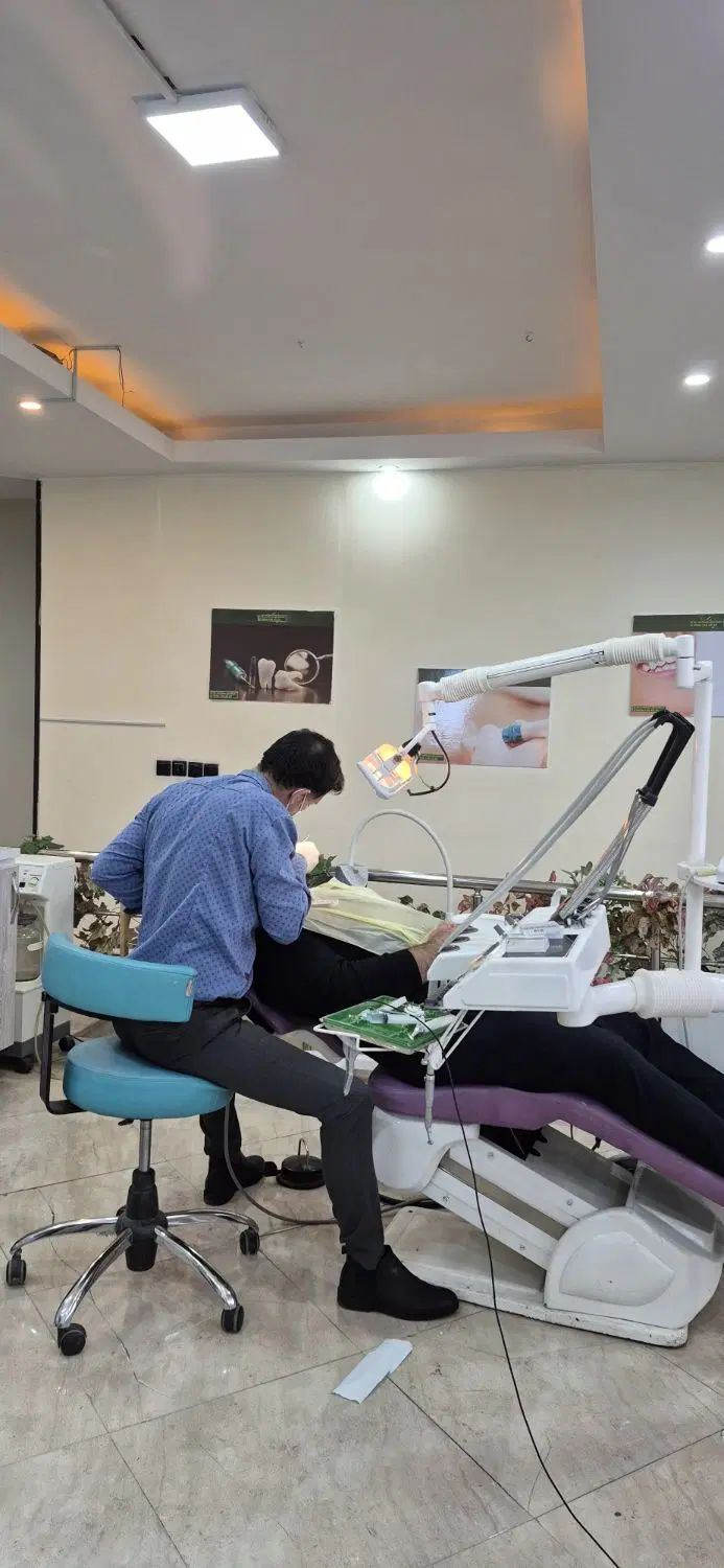 استخدام دستیار و منشی دندانپزشکی