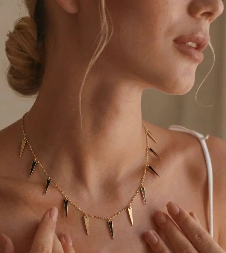 گردنبند خاص برای یک خانم خاص