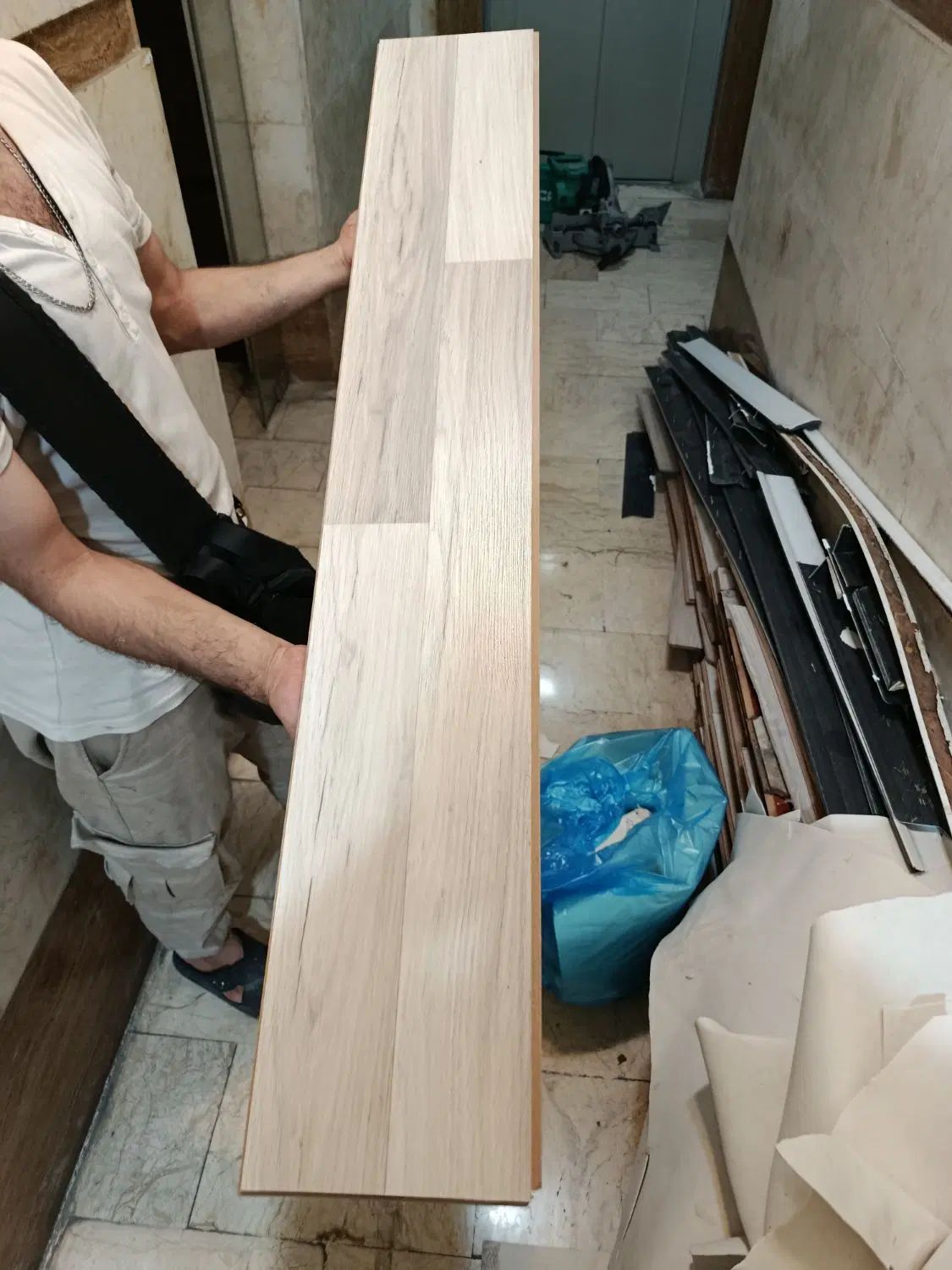 ۴۰ متر پارکت لمینت آلمانی در حد نو به شرط نصب