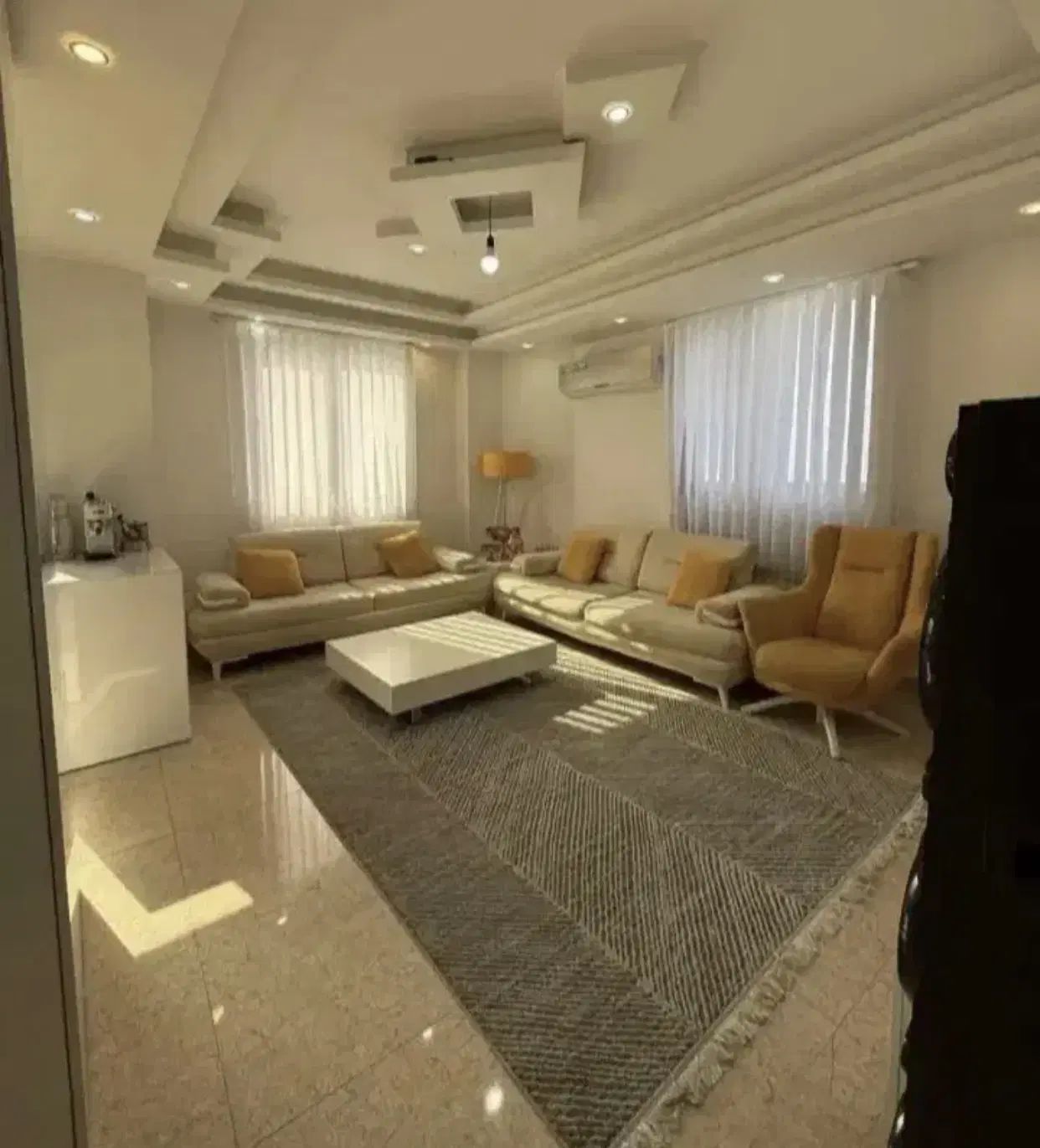 خانم بازیان کارشناس ملک