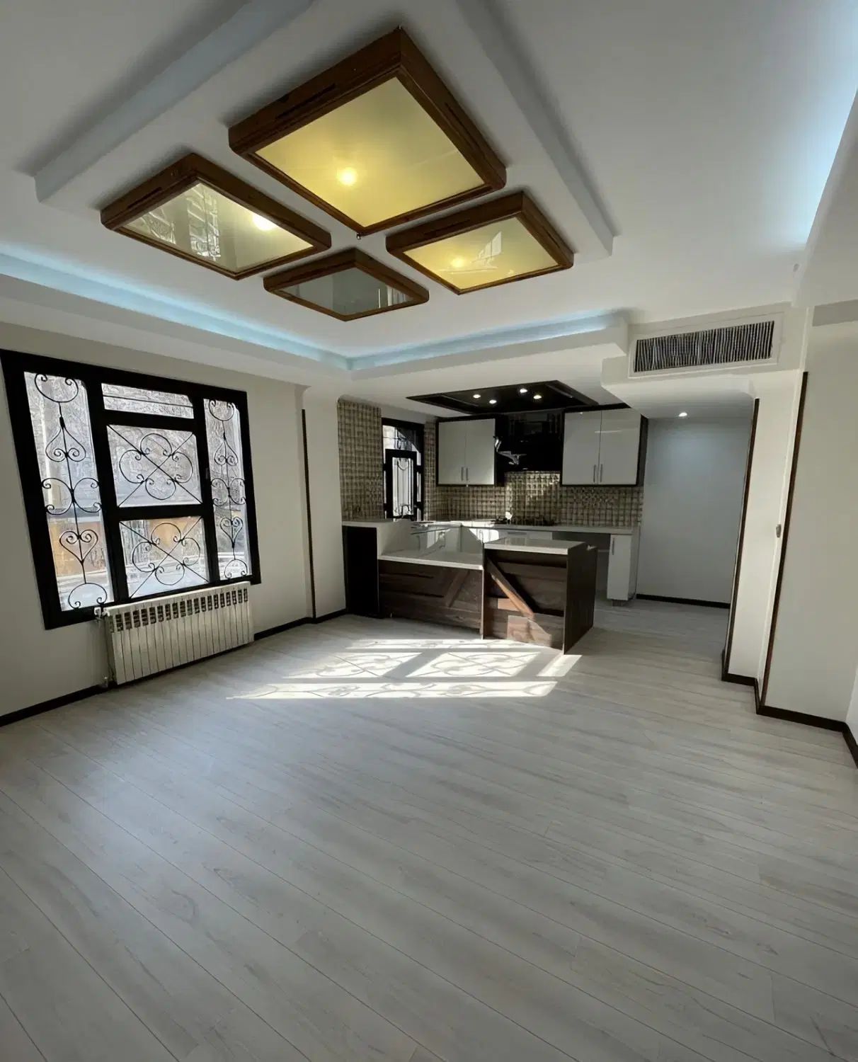 کارشناس تخصصی خانم امیری