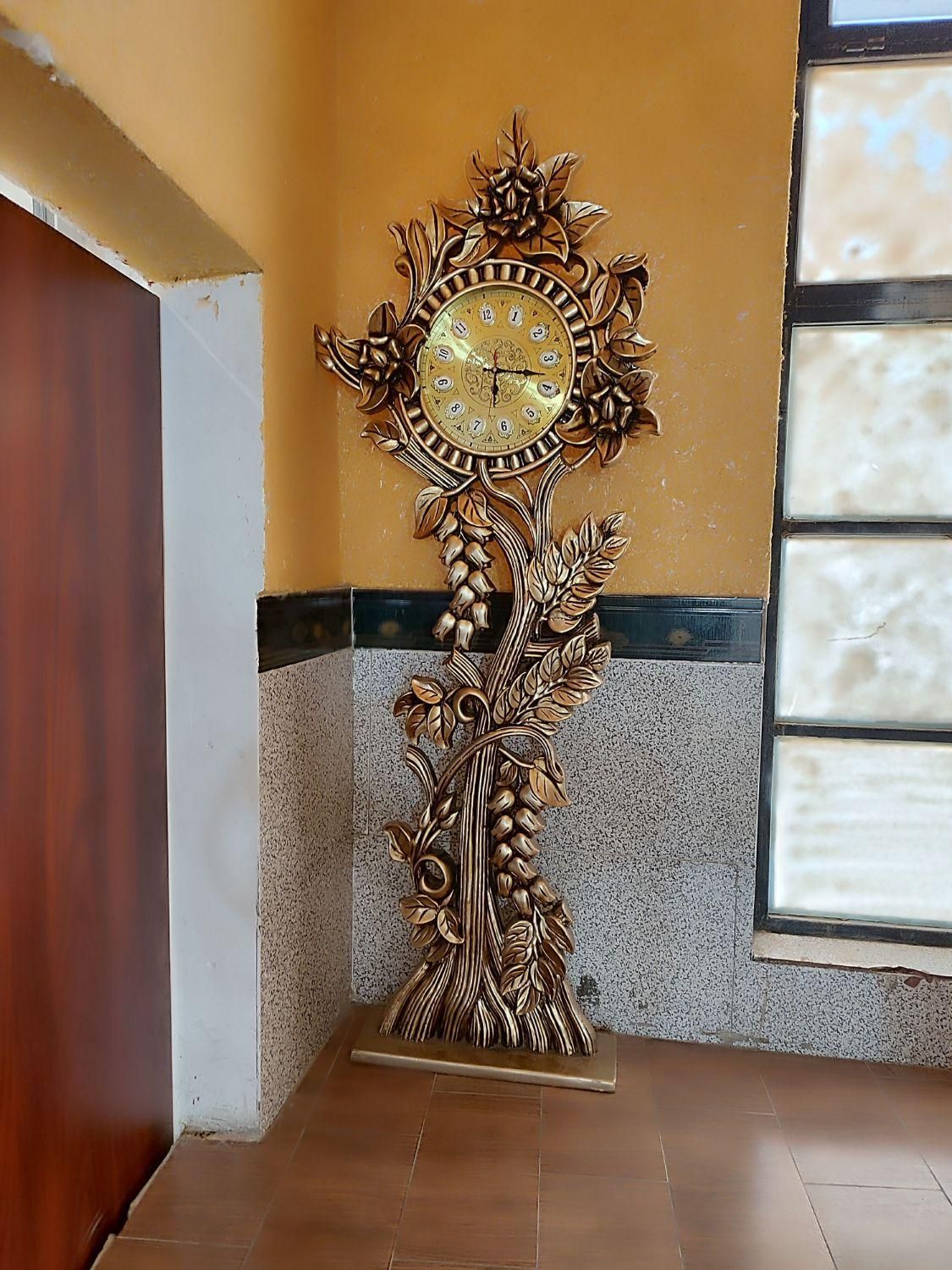 ساعت بسیار نفیس