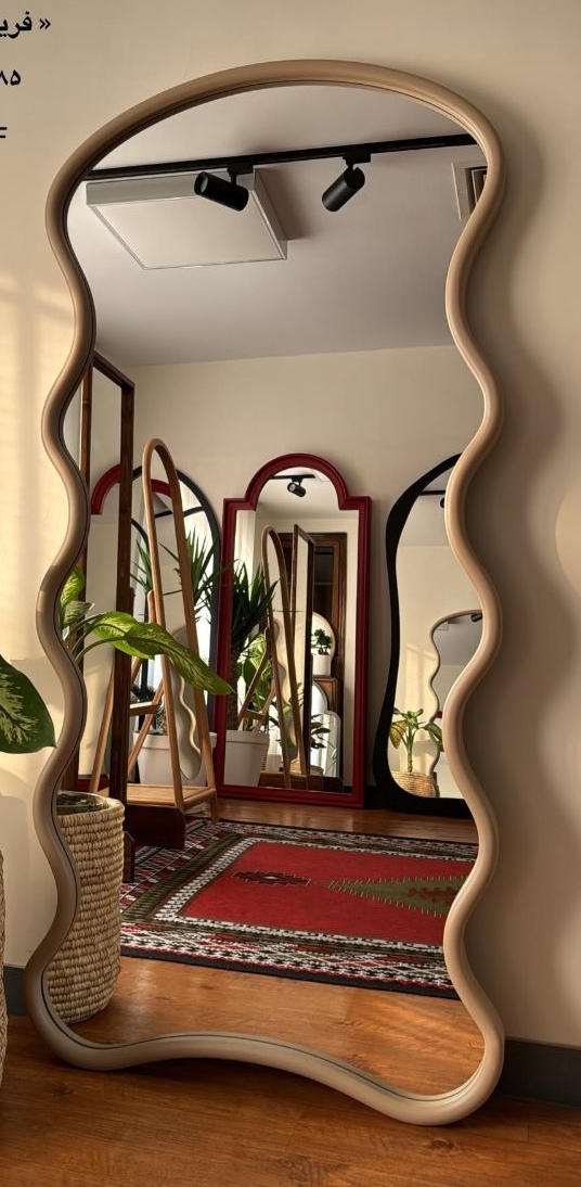 آینه قدی دفرمه