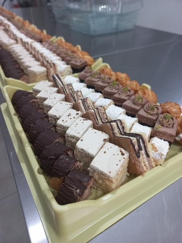 تر ریز مینیاتوری و کیک هایی مراسم و مناسبتی.