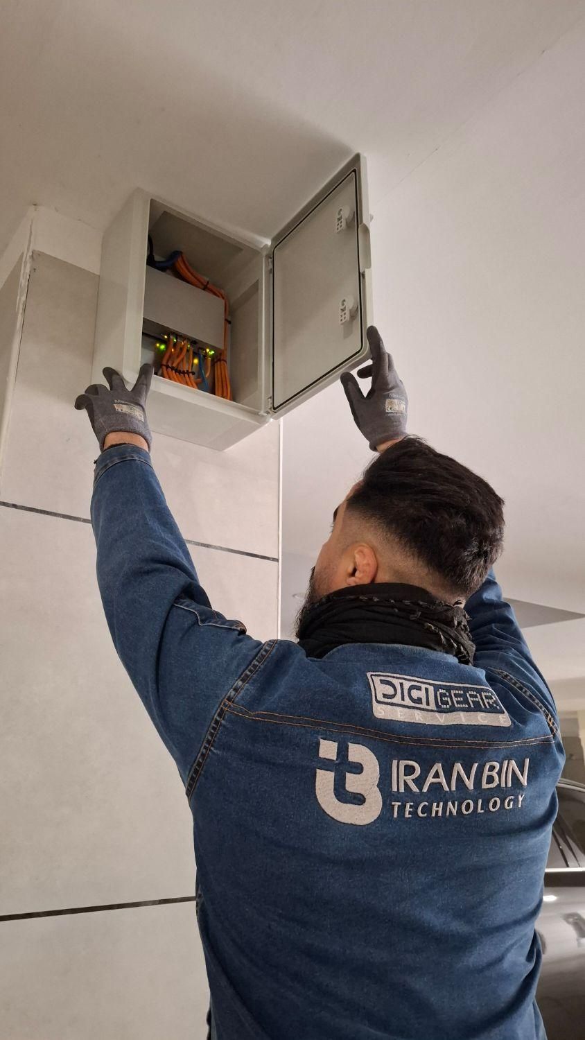 نصاب دوربین مدار بسته و دزدگیر اماکن