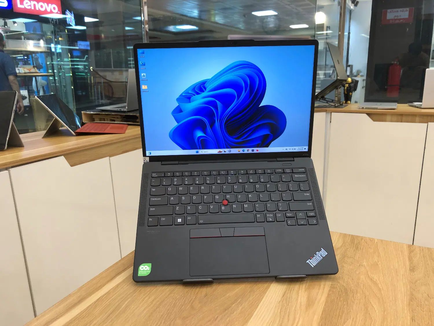 Lenovo x13s در تهران