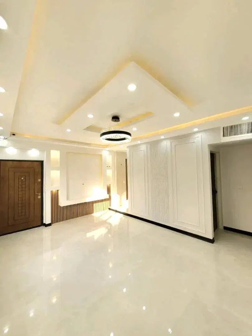 کارشناس فروش خانم یکتا